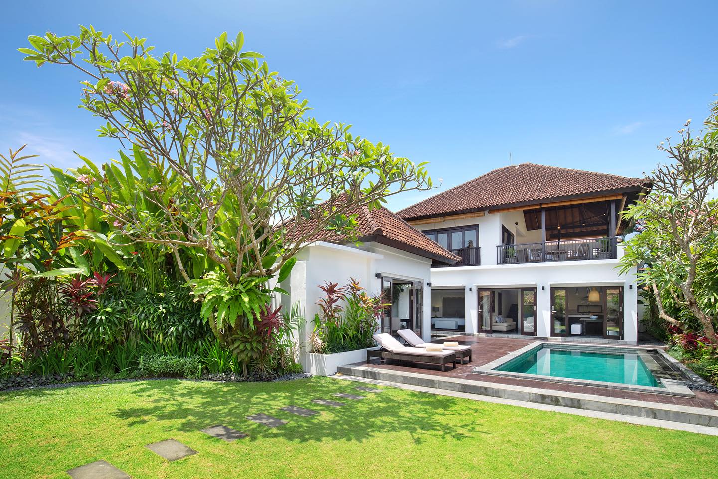 TROPICAL 3 BEDROOM VILLA FOR YEARLY RENTAL10