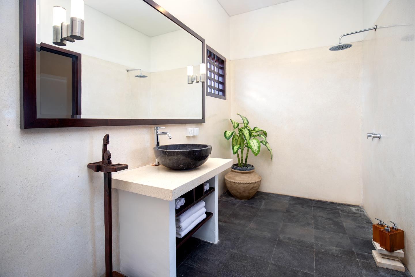 TROPICAL 3 BEDROOM VILLA FOR YEARLY RENTAL4
